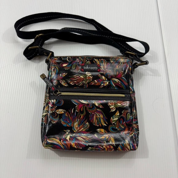 22. Women’s‎ Sakroots Colorful Patterned Crossbody Bag - Picture 1 of 13